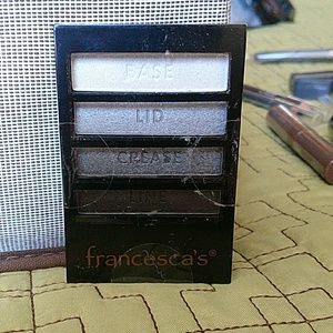 *4 for $15 item*  Francesca's smokey eye pallet